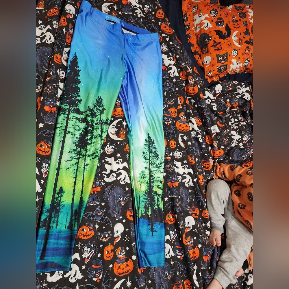 Blackmilk Aurora leggings large